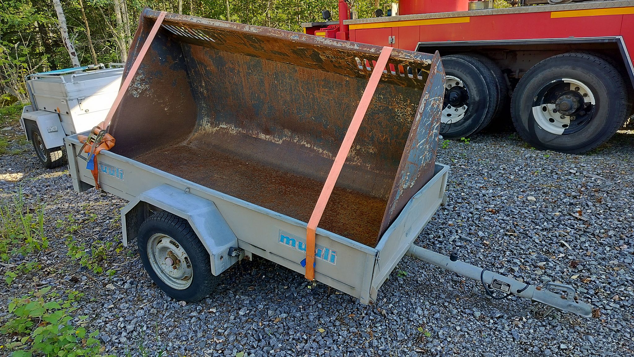 Image 2/6