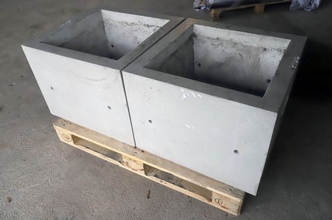 Image 8/8