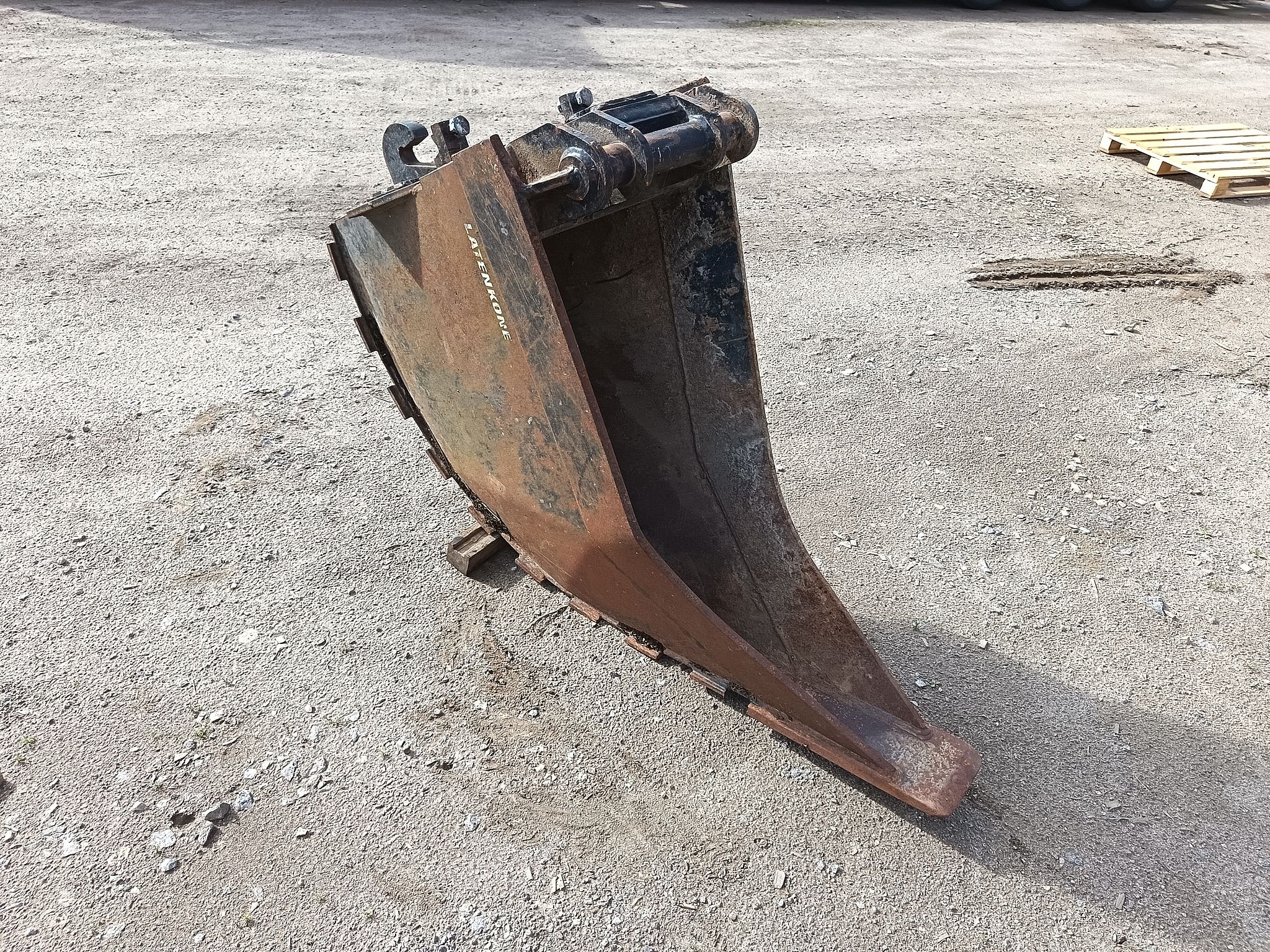 Image 1/12