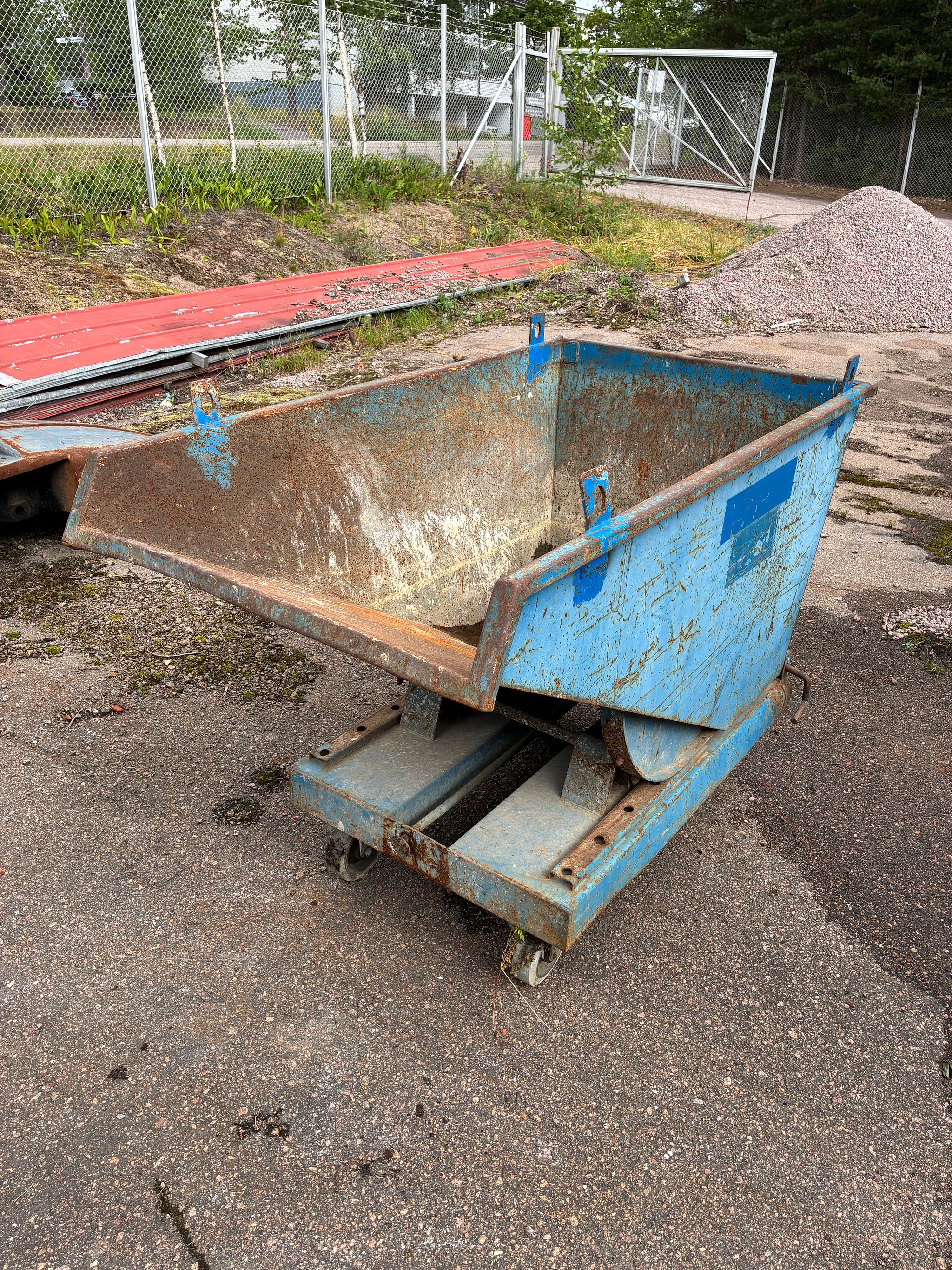 Image 2/5