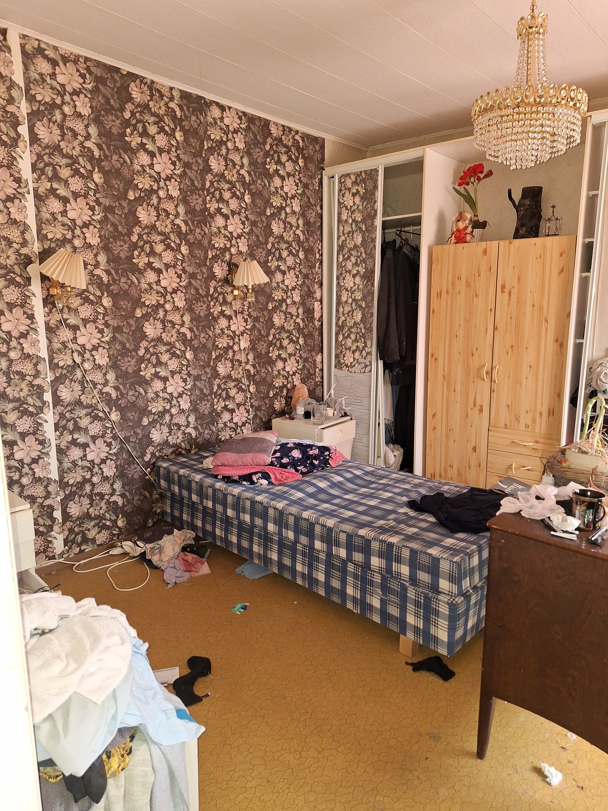 Image 9/19
