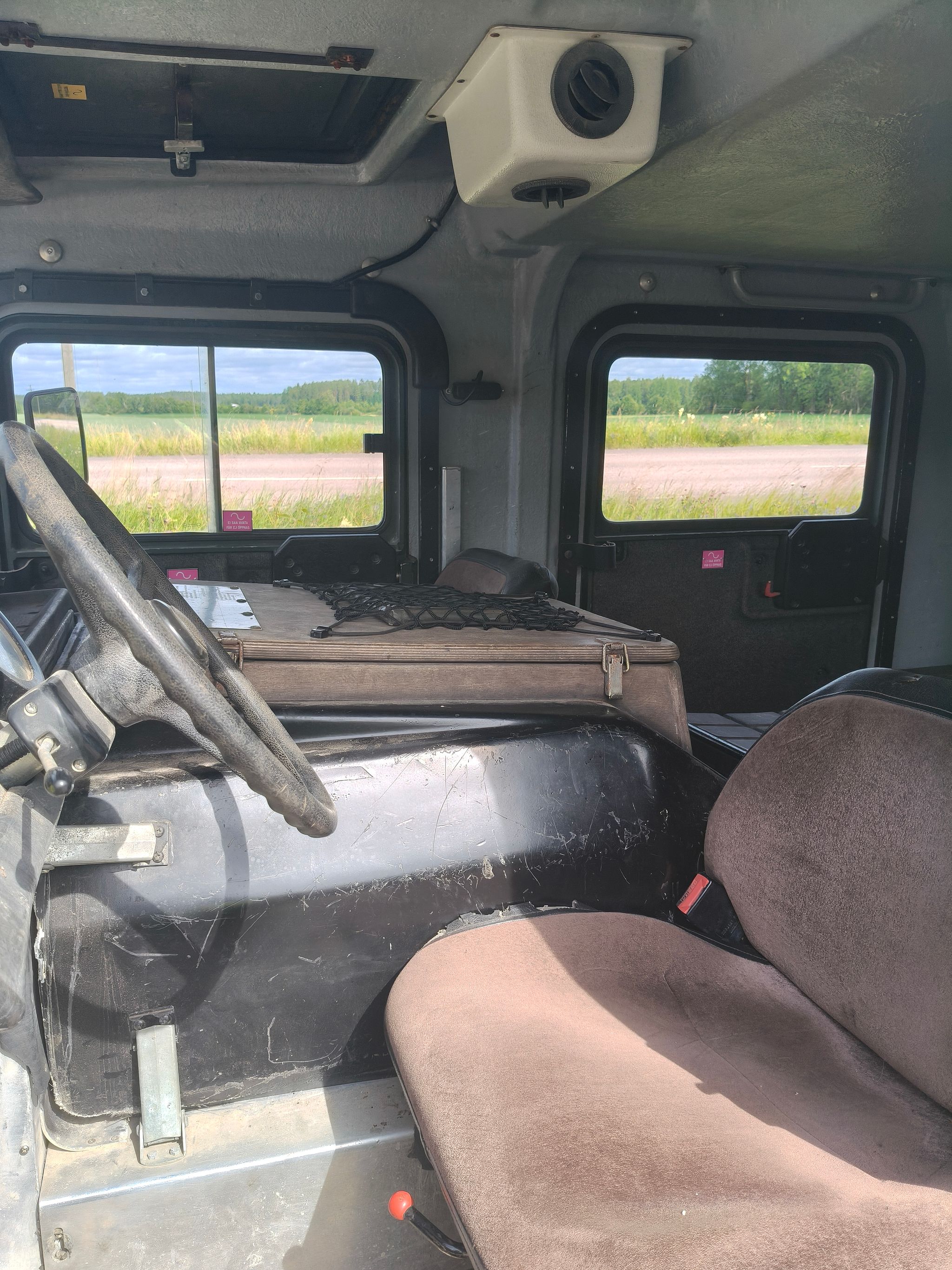 Image 19/23