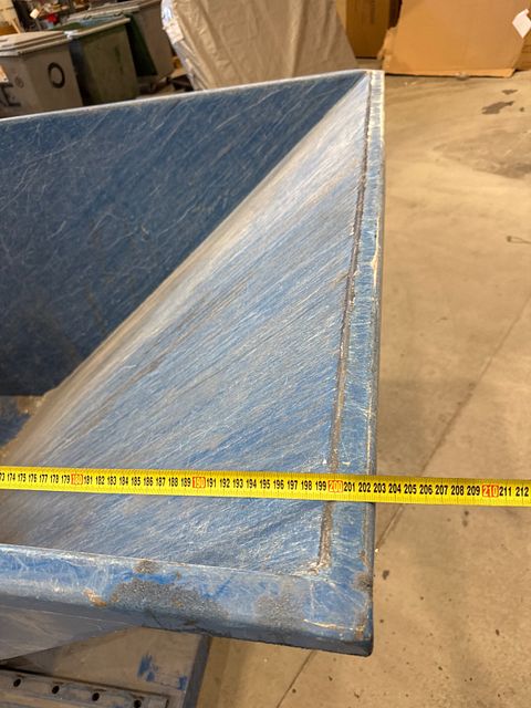 Image 11/12
