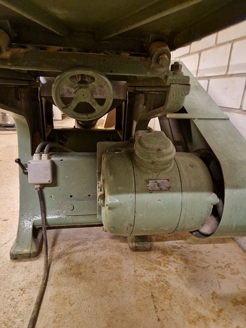 Image 6/10