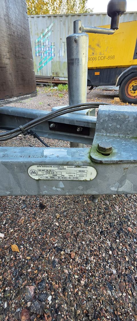 Image 4/7