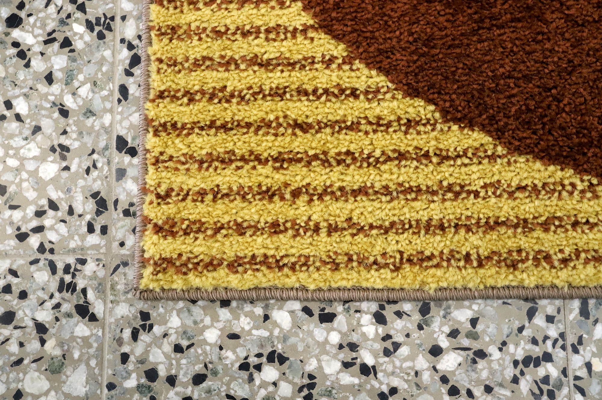 Image 4/6