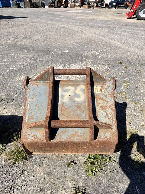 Image 2/4