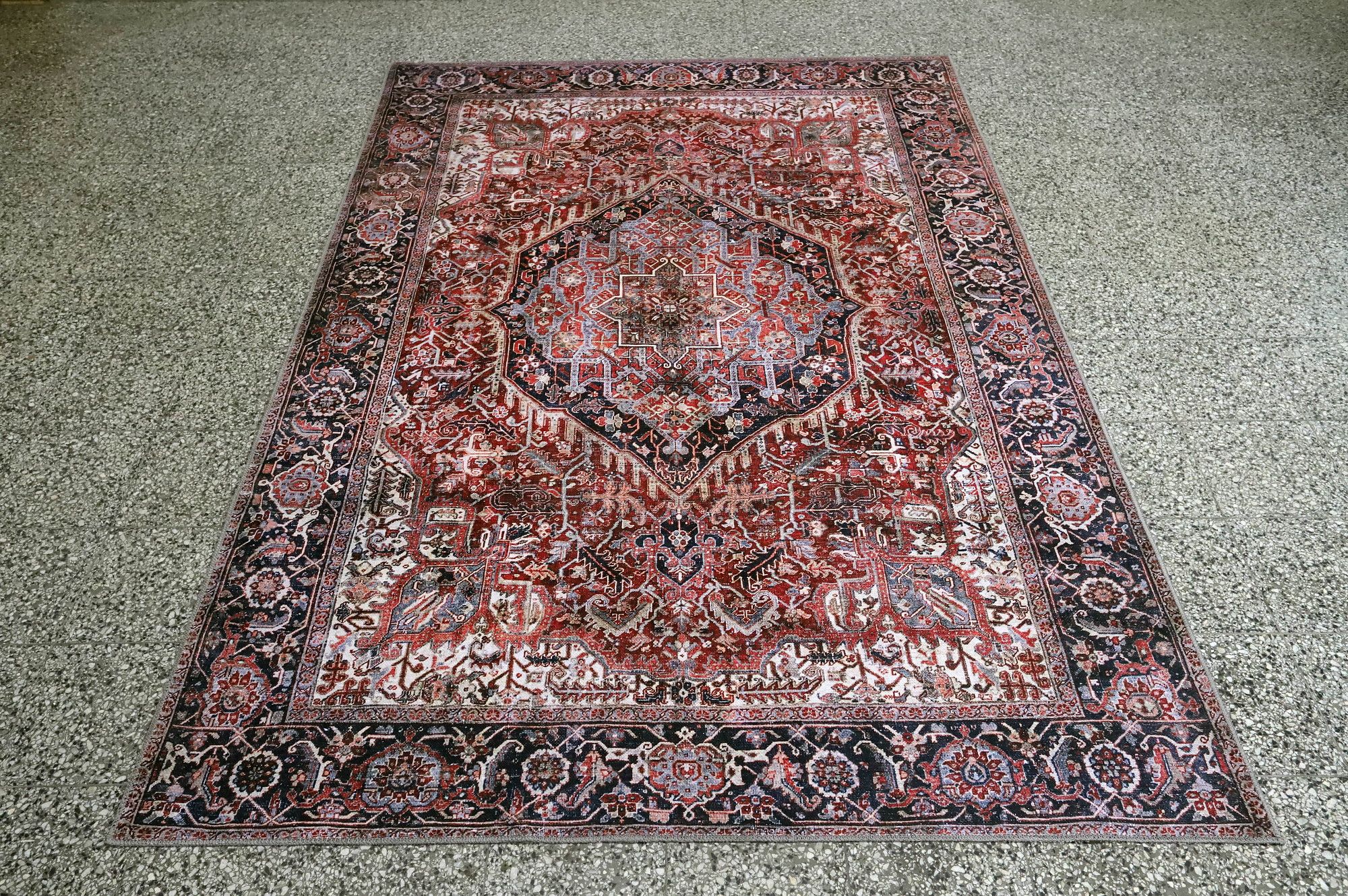 Image 1/8