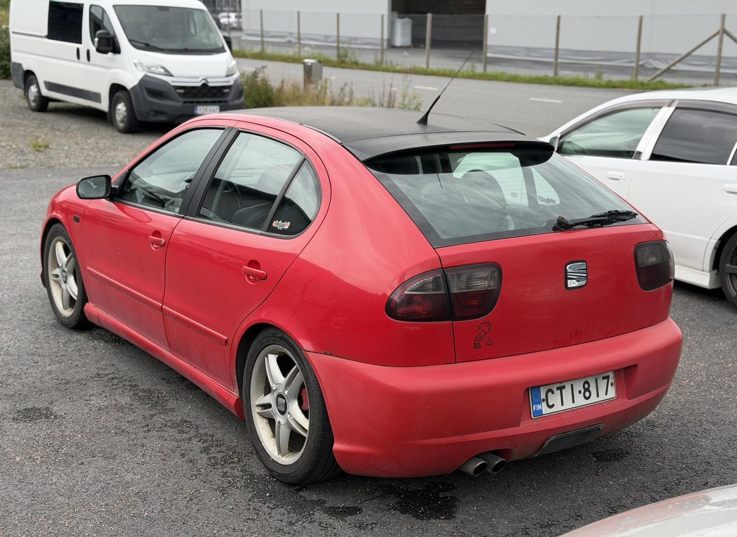 Image 3/8