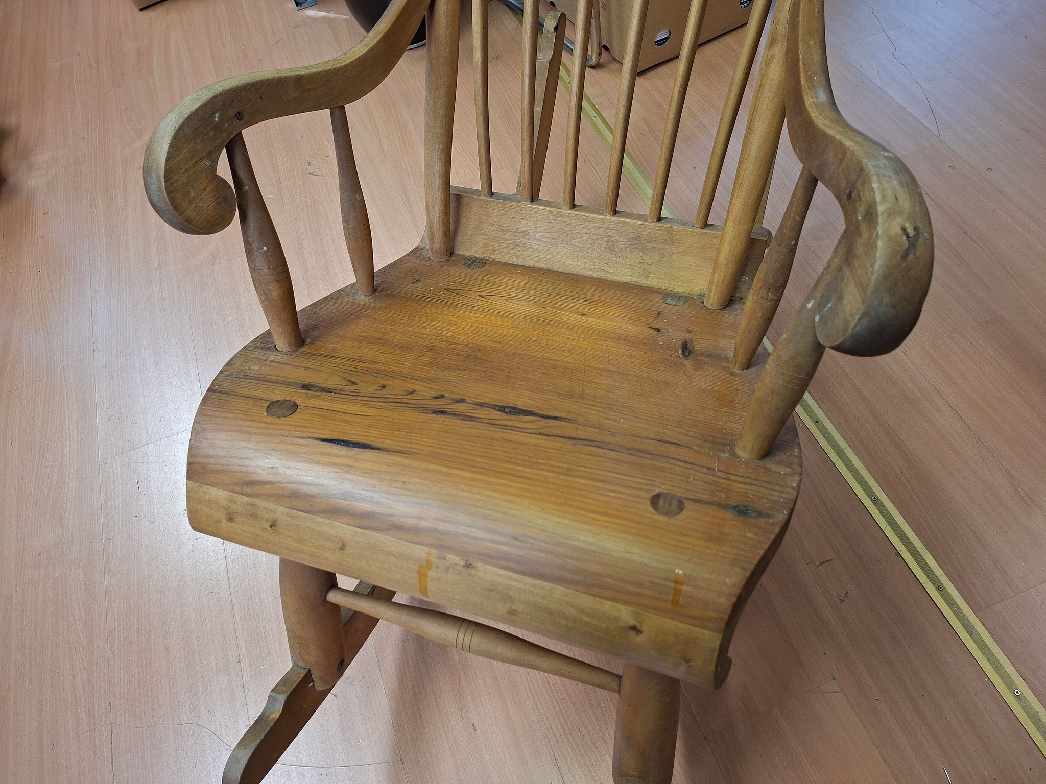 Image 3/8