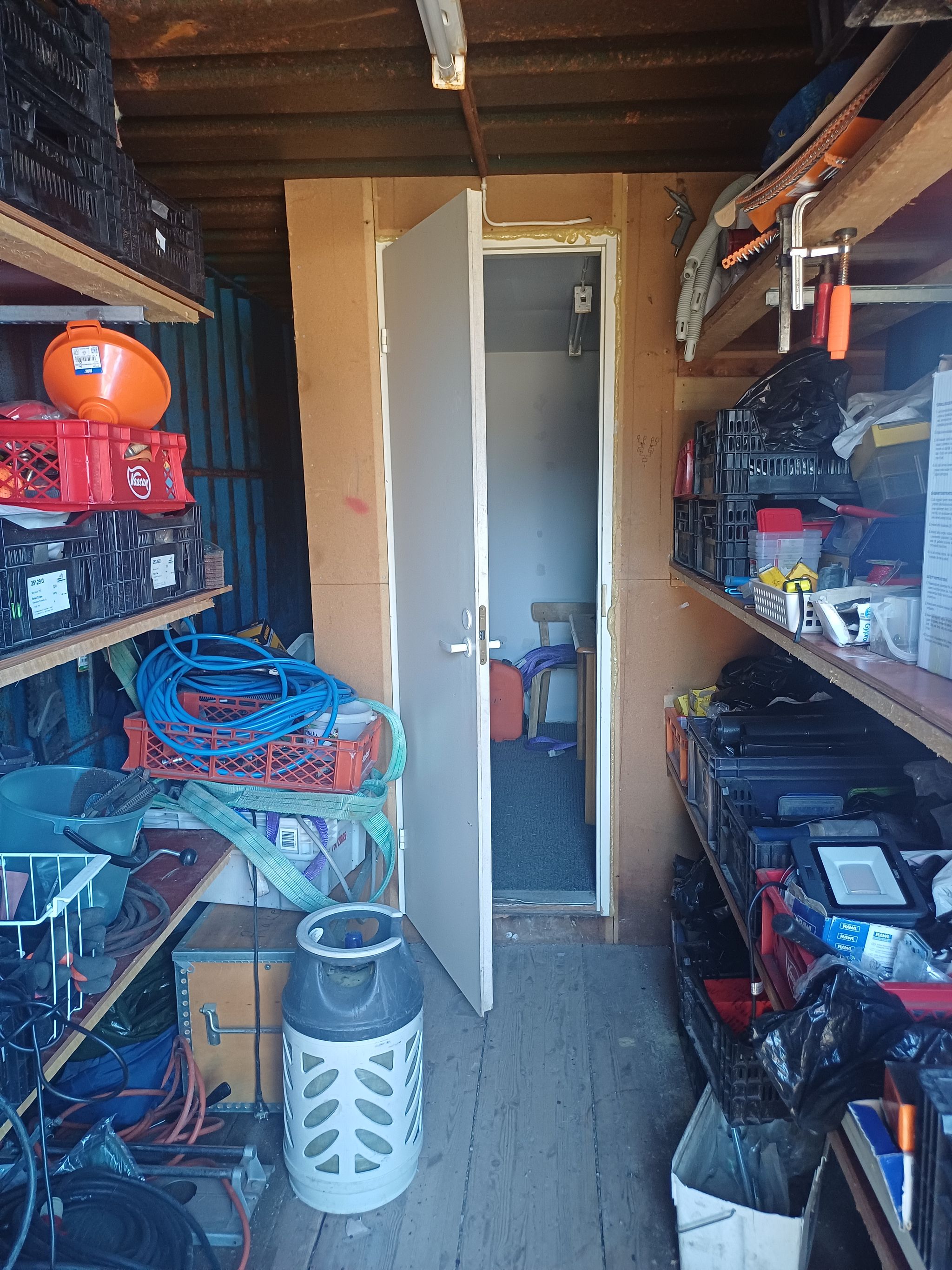 Image 6/15