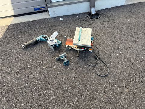 Image 1/15