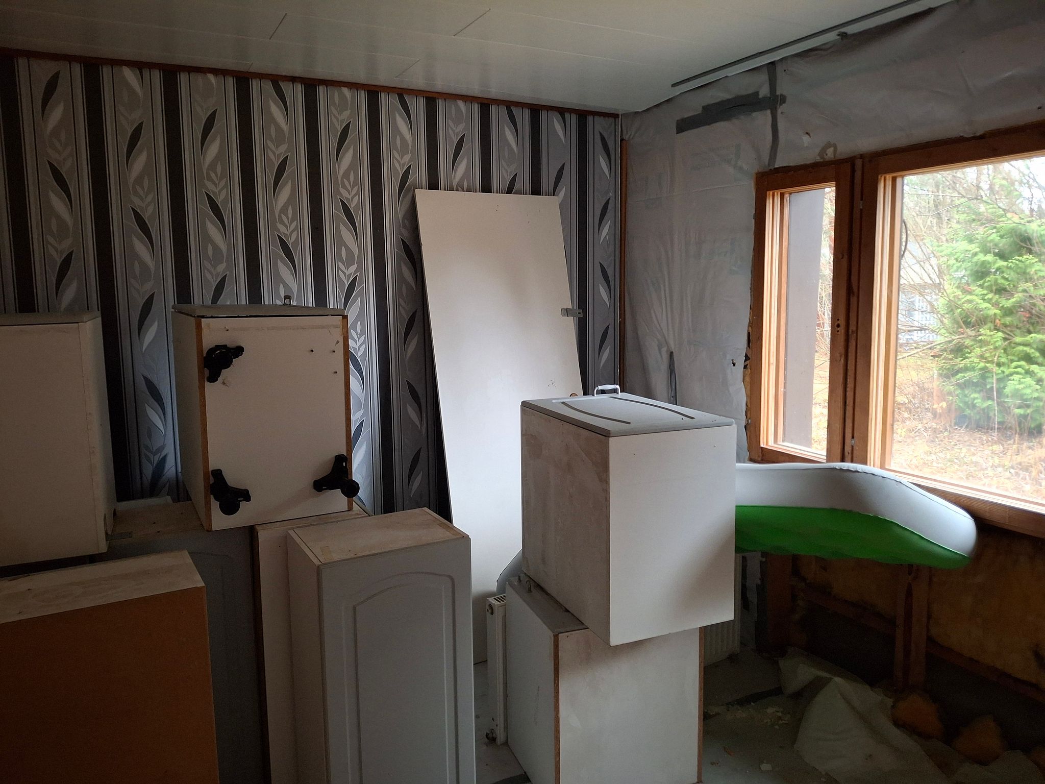 Image 8/15