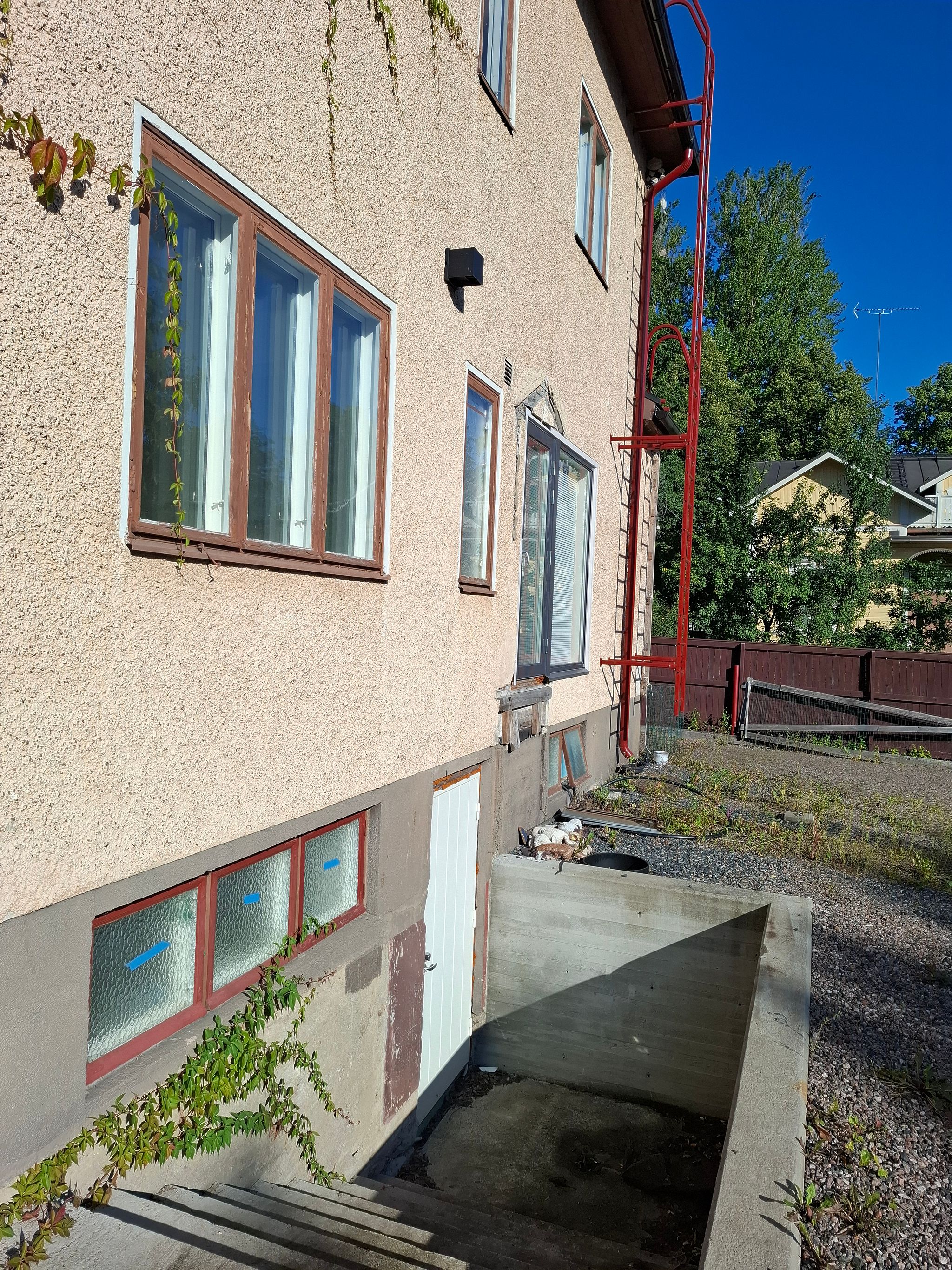 Image 2/26