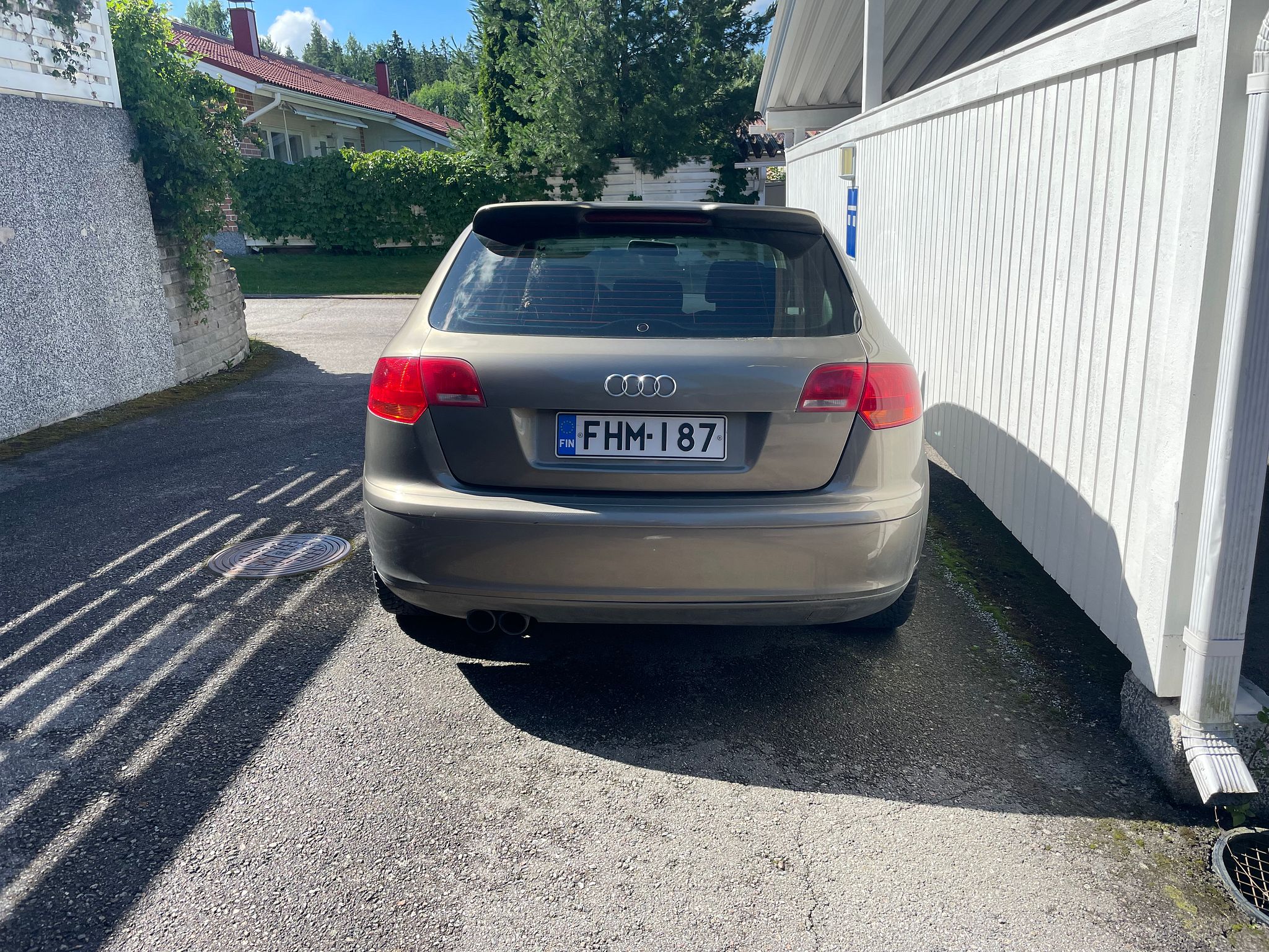 Image 6/10