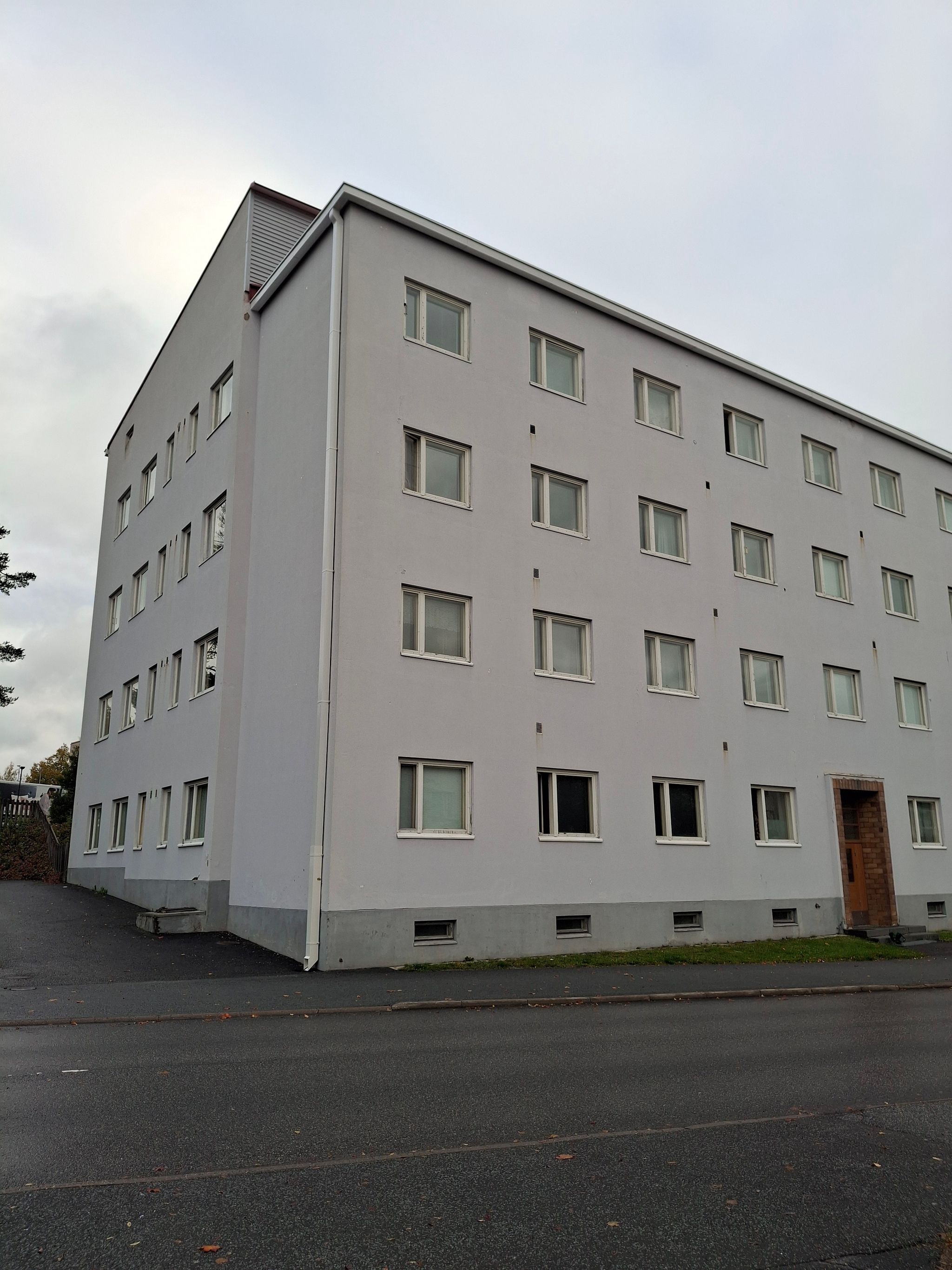 Image 2/19