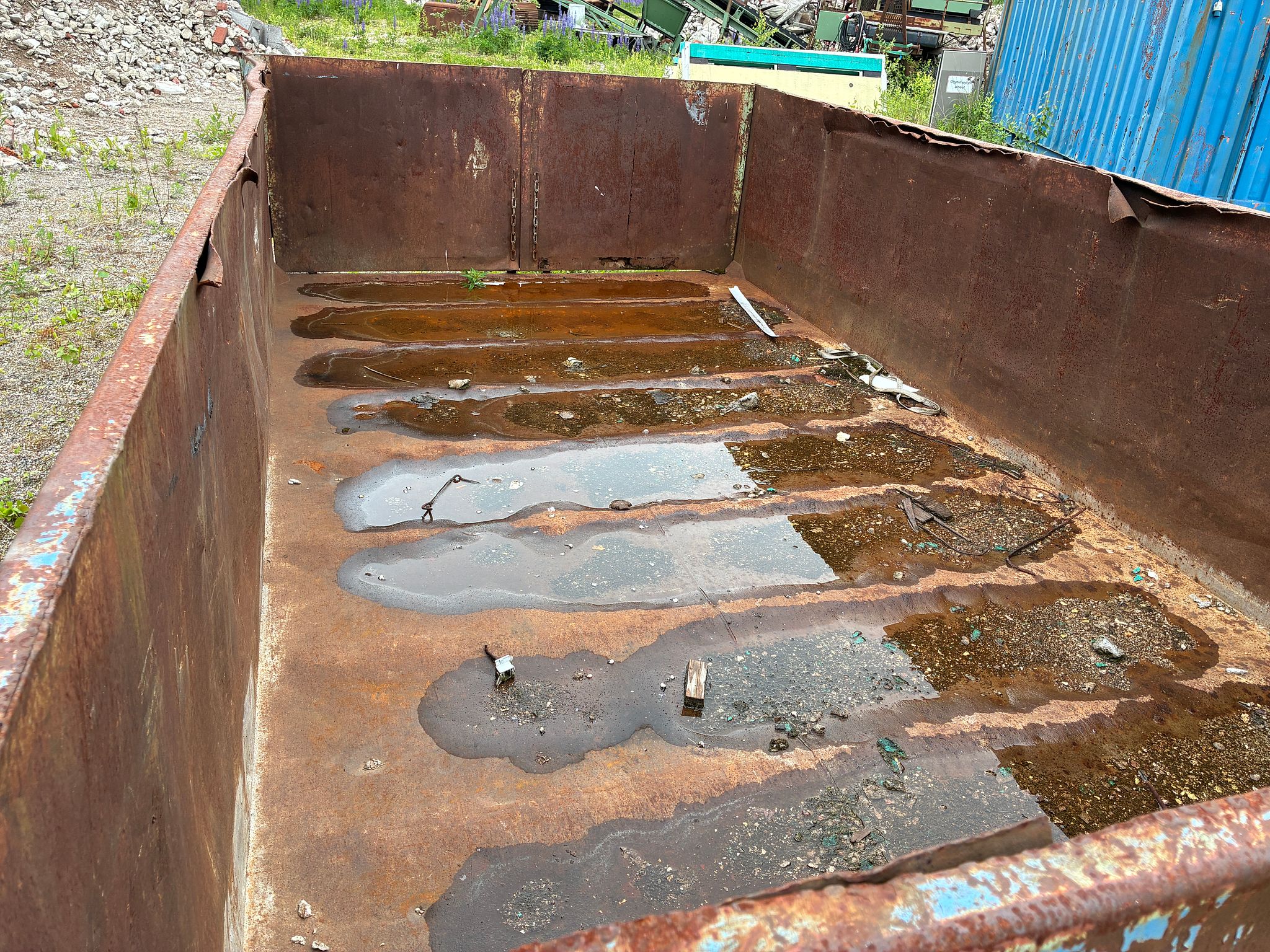 Image 4/6
