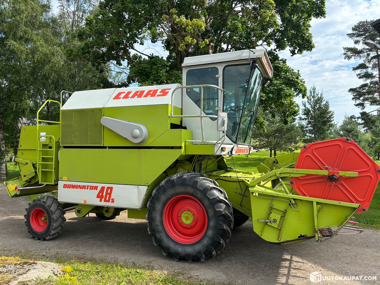 Claas Dominator 48S Leikkuupuimuri 3m Leikkuup yd ll Myn m ki 