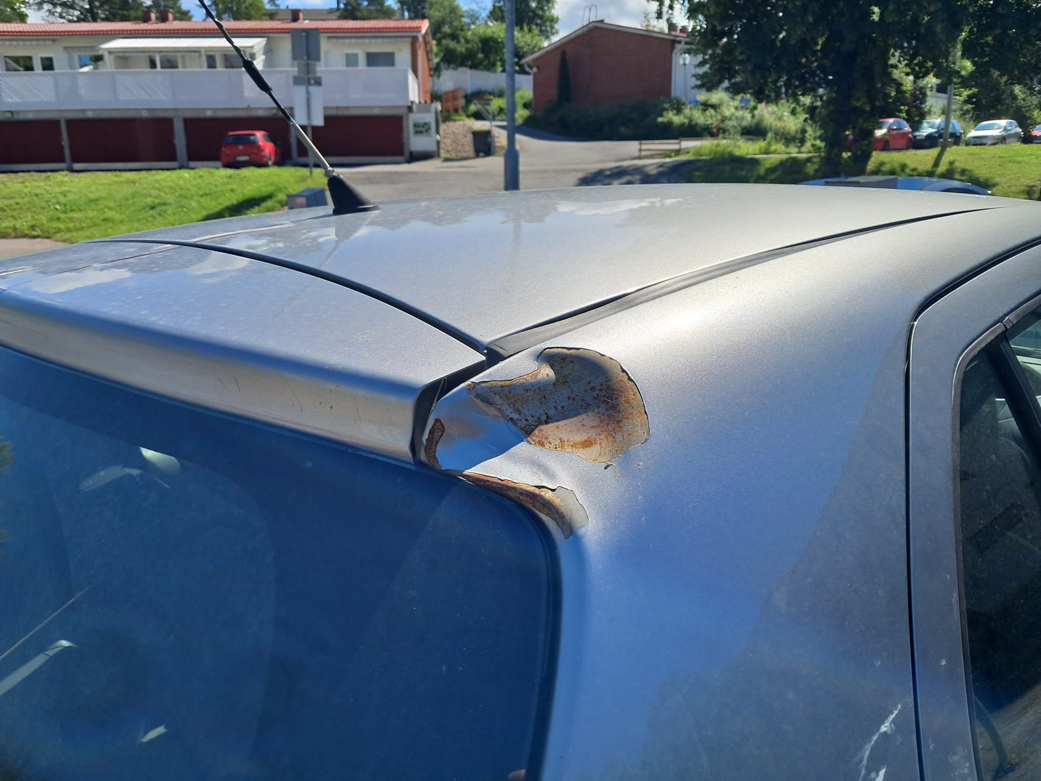 Image 6/10