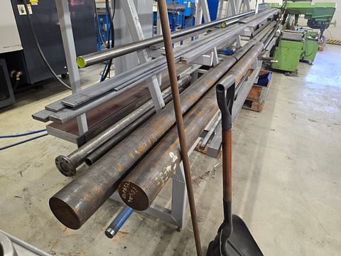 Image 2/4