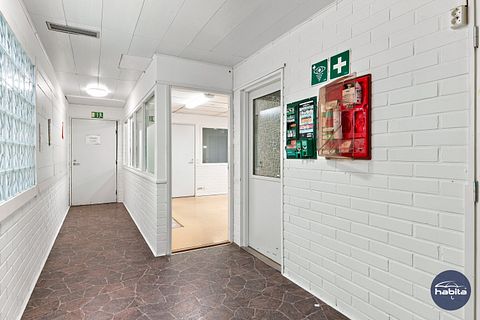 Image 4/23