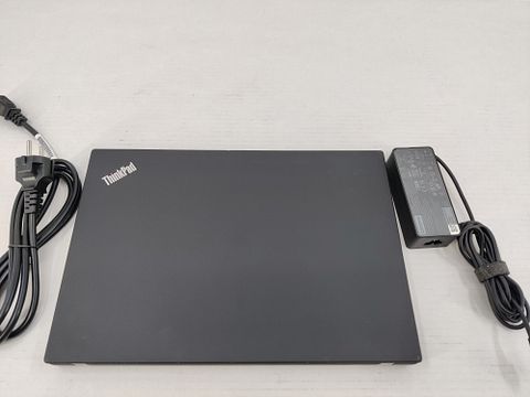 Image 3/6