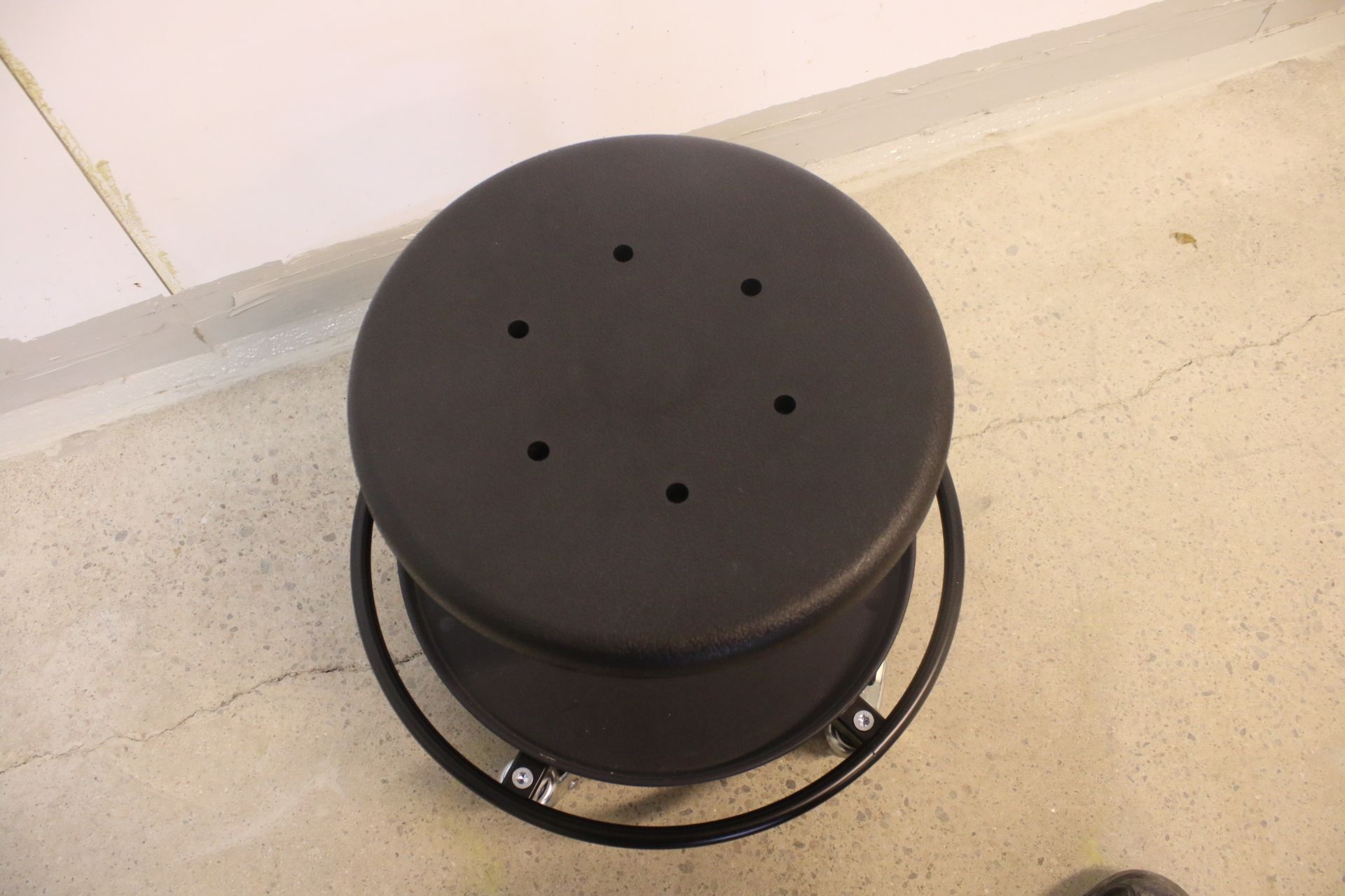 Image 6/10