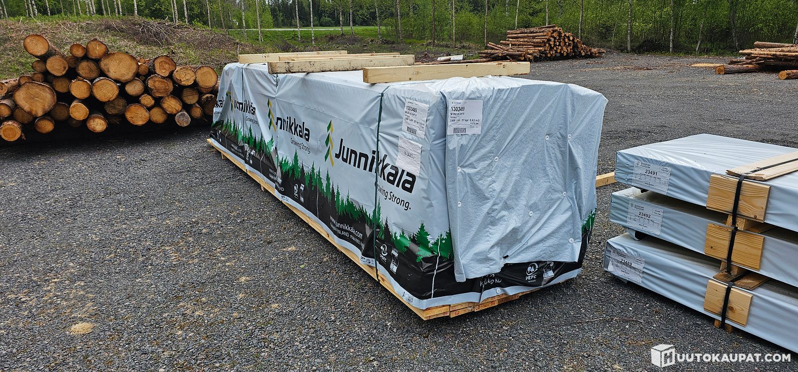 1172jm SHP IV Terassilauta 28x145 puuvalmis