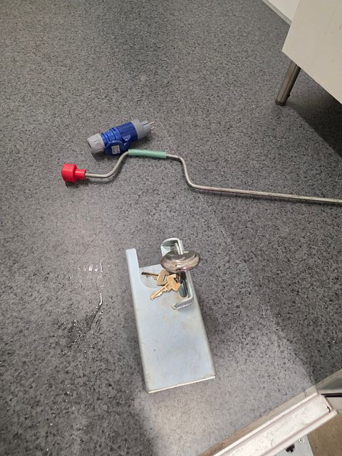 Image 9/26