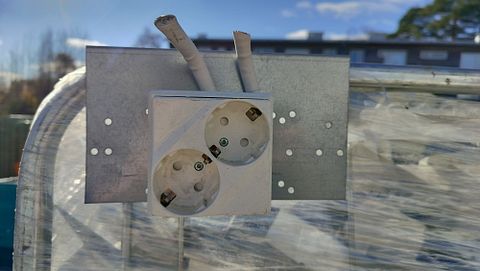 Image 6/6
