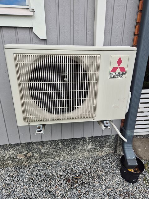 Image 2/5