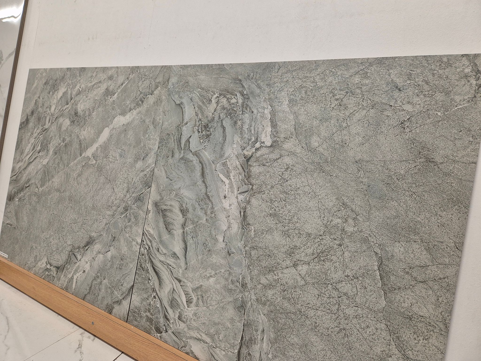 Image 16/23