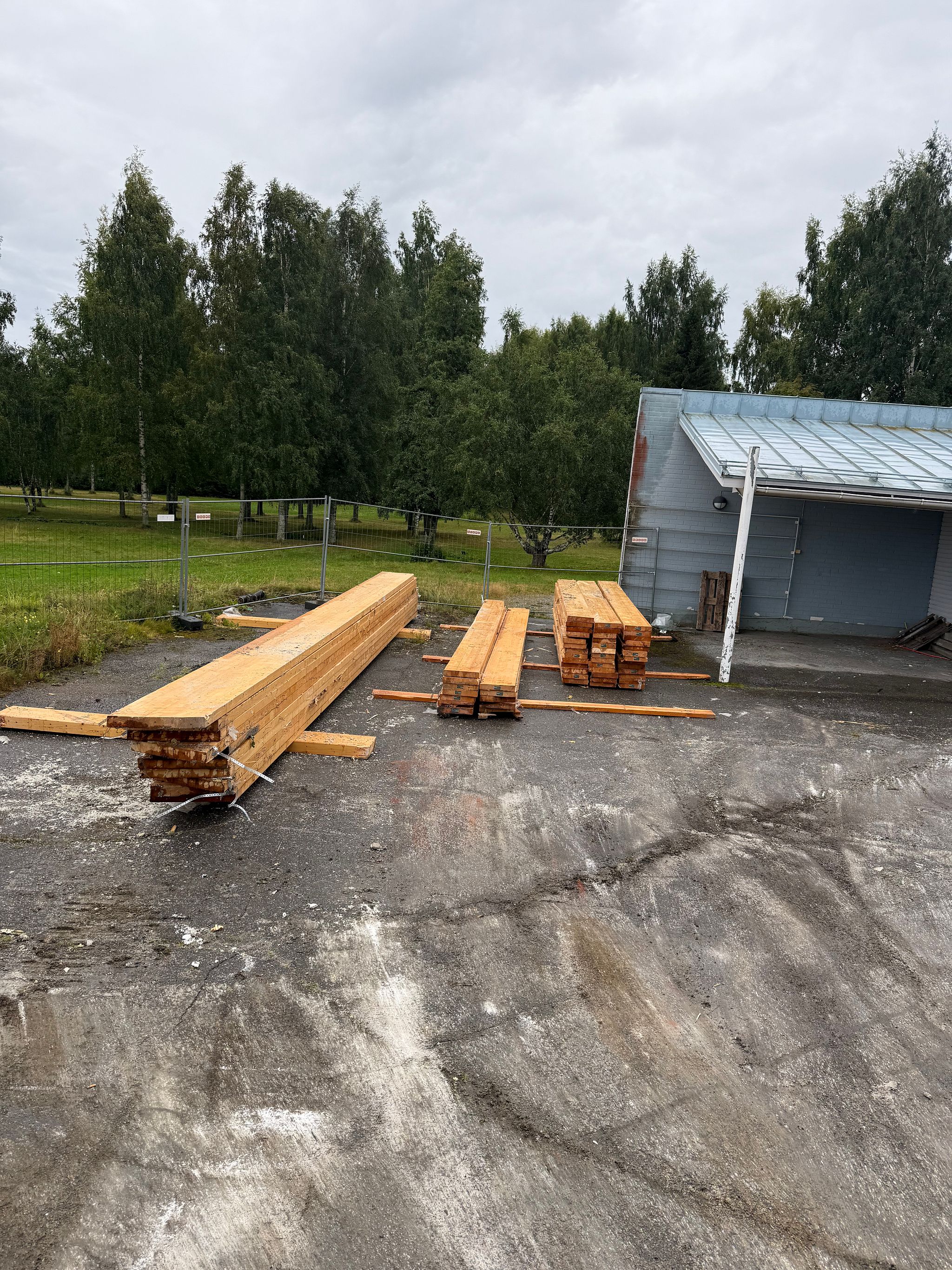 Image 1/4