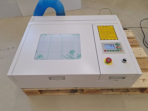 Image 1/10