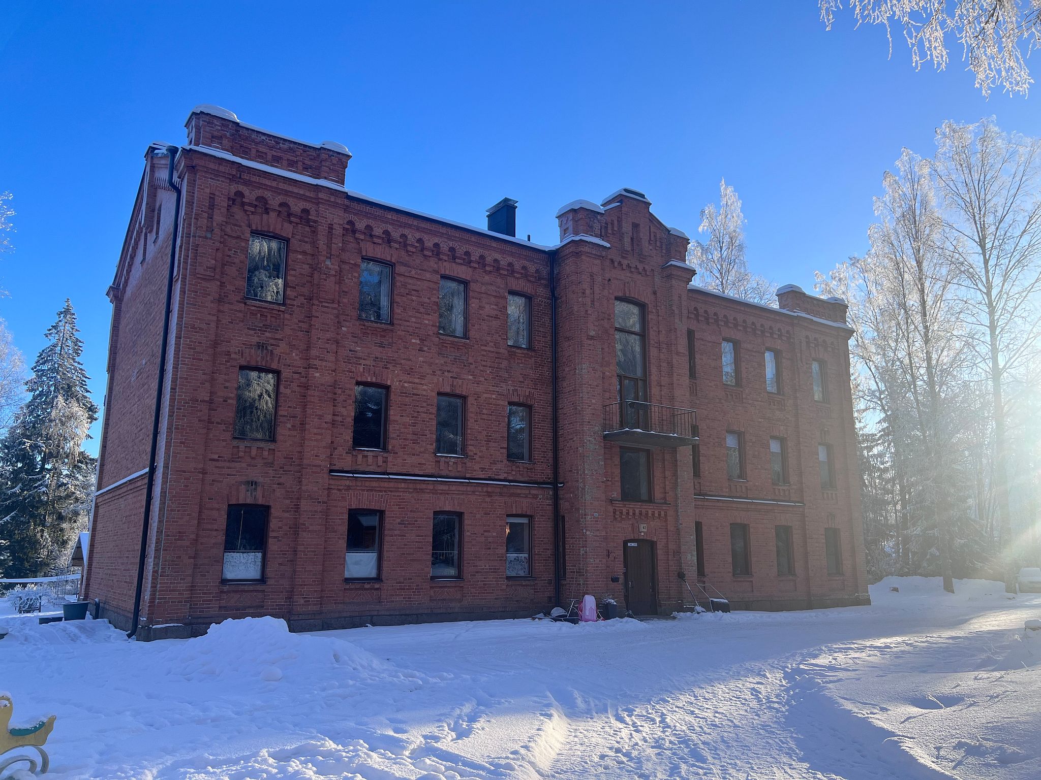 Image 1/18