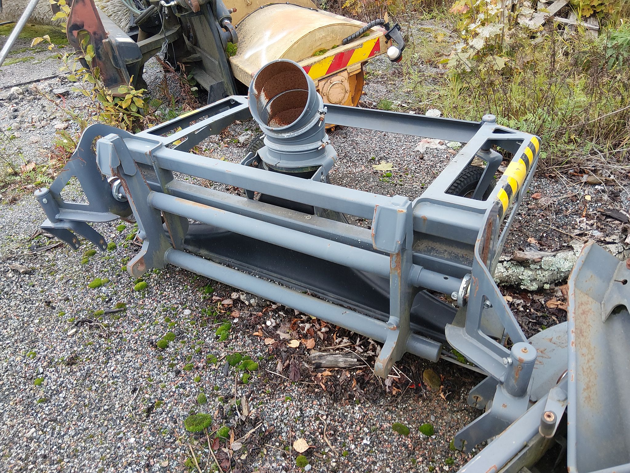 Image 2/4