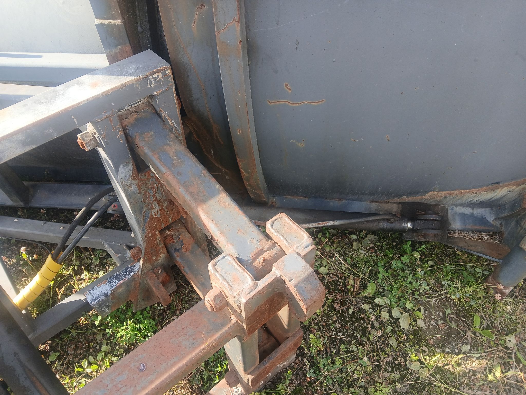 Image 6/8