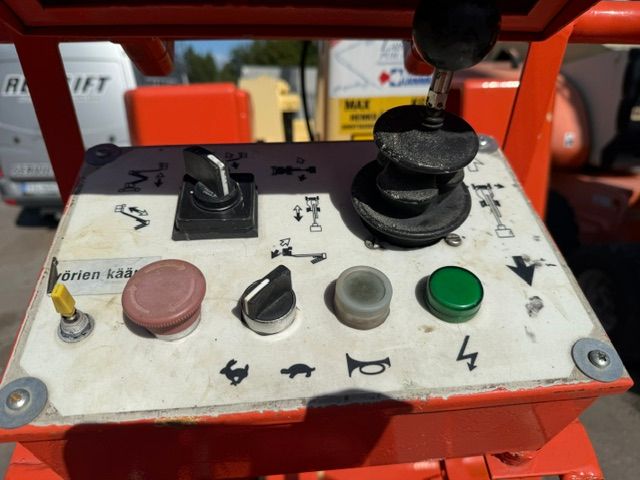 Image 6/8