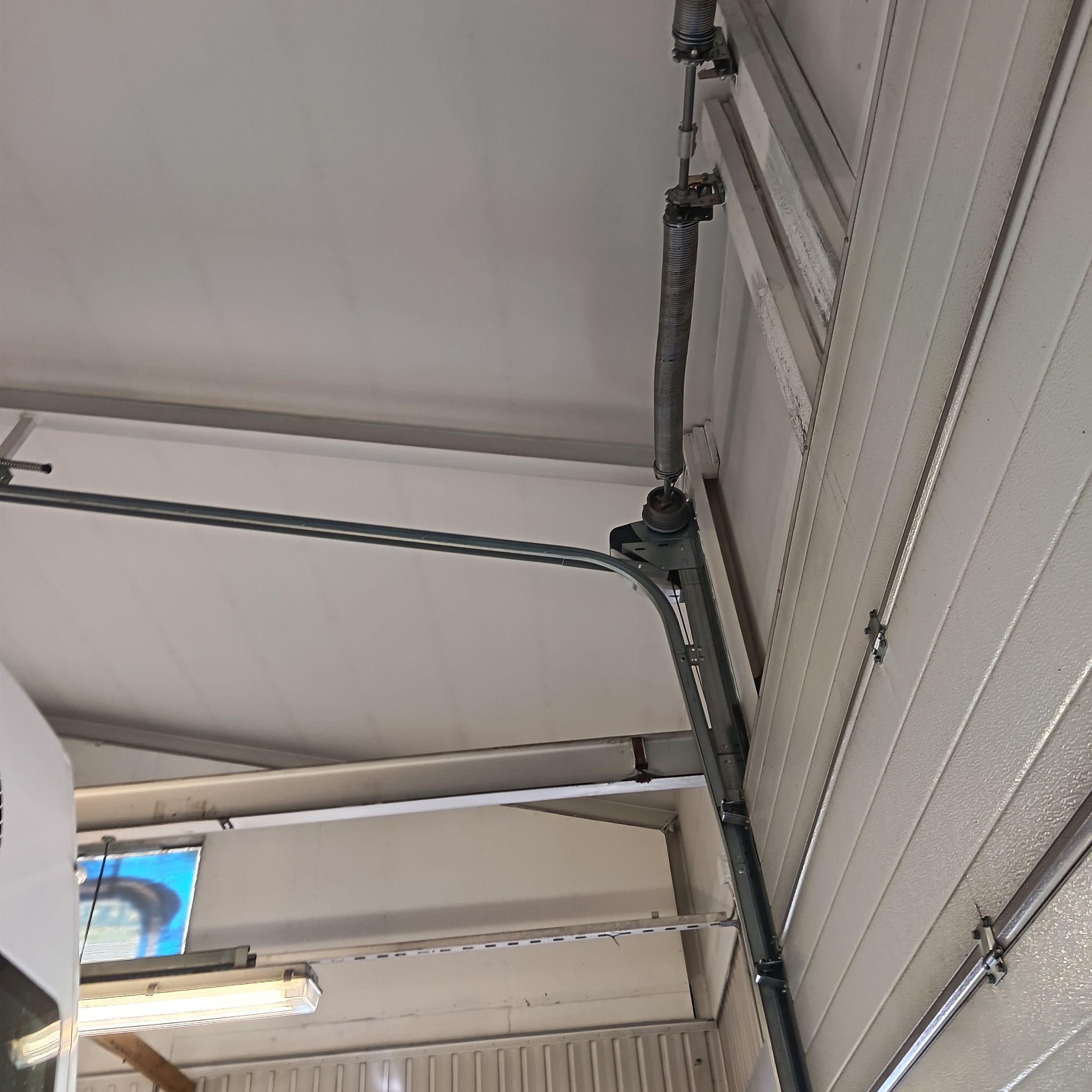 Image 8/9