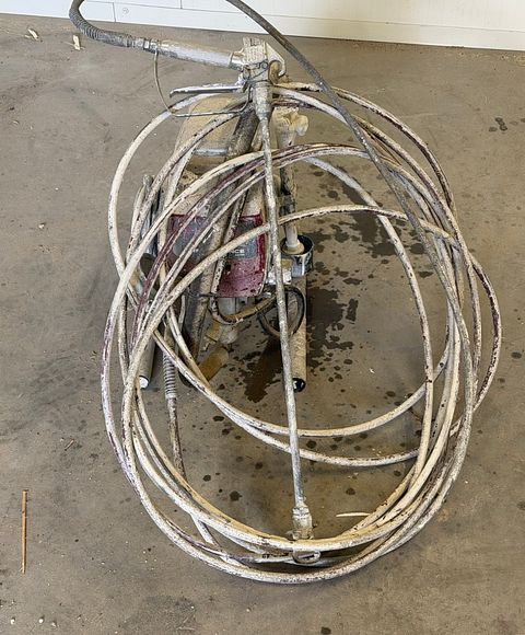 Image 2/4