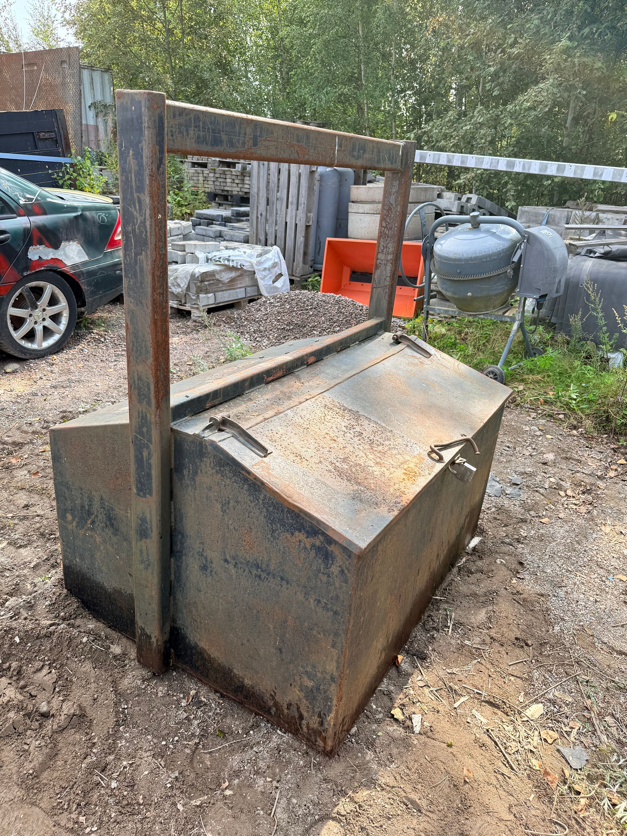 Image 1/7