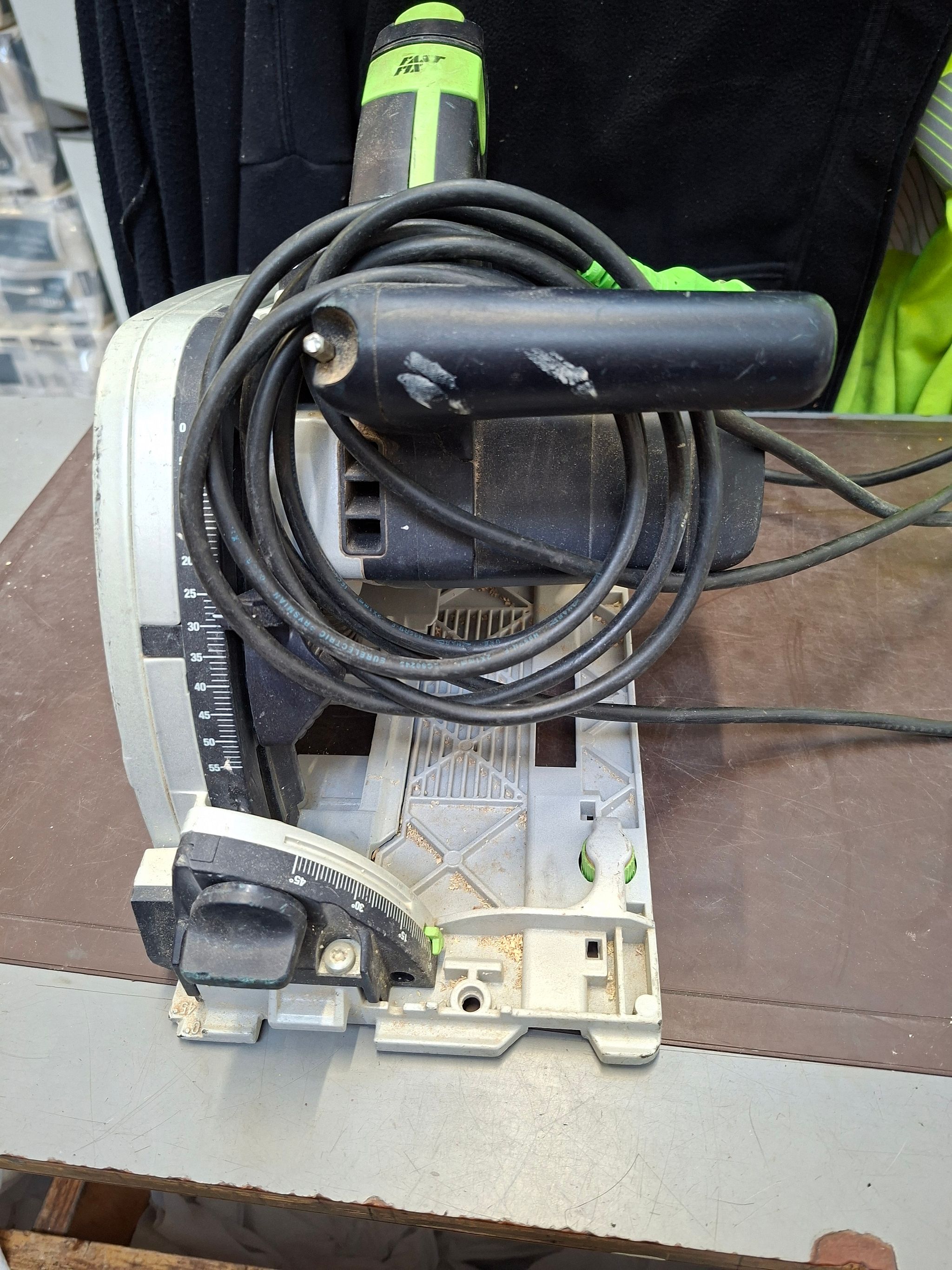 Image 4/5
