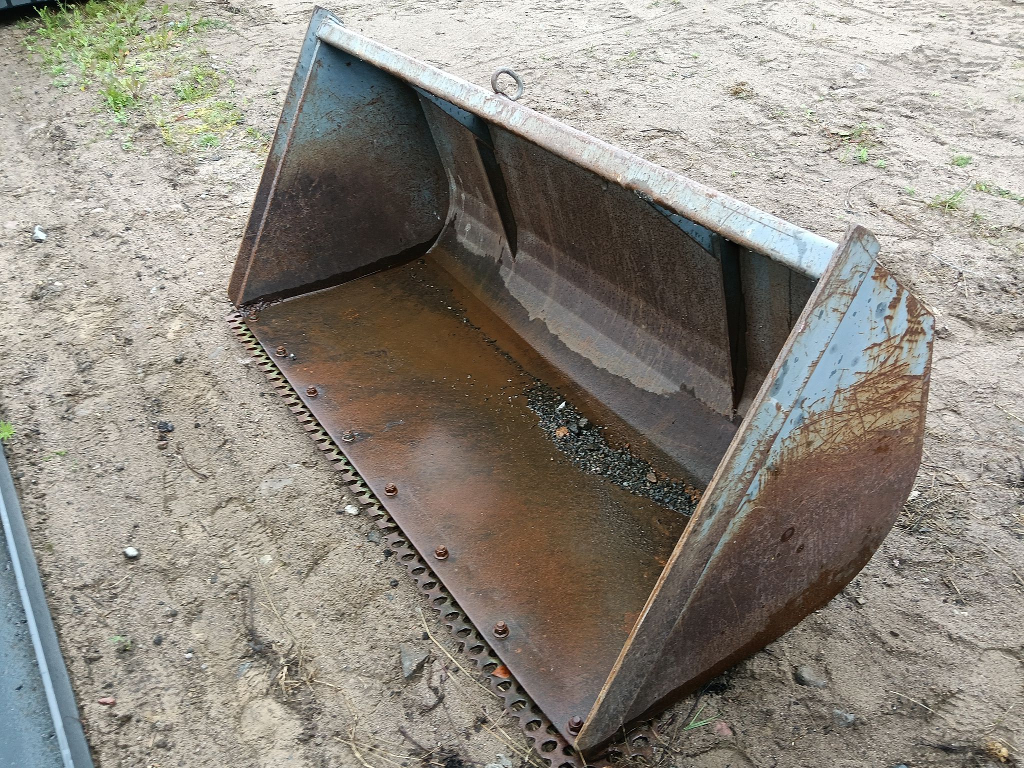 Image 2/6