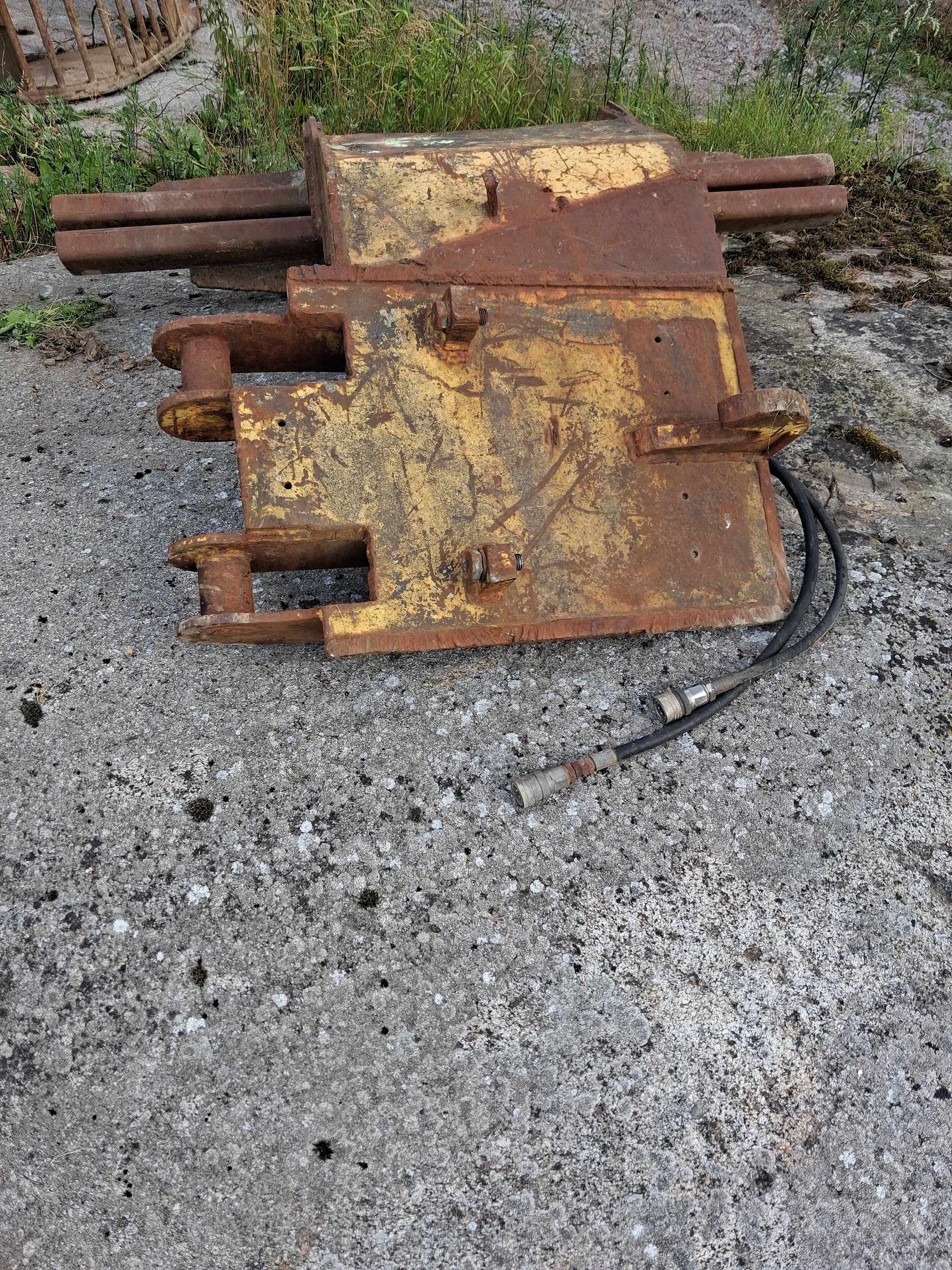 Image 2/7