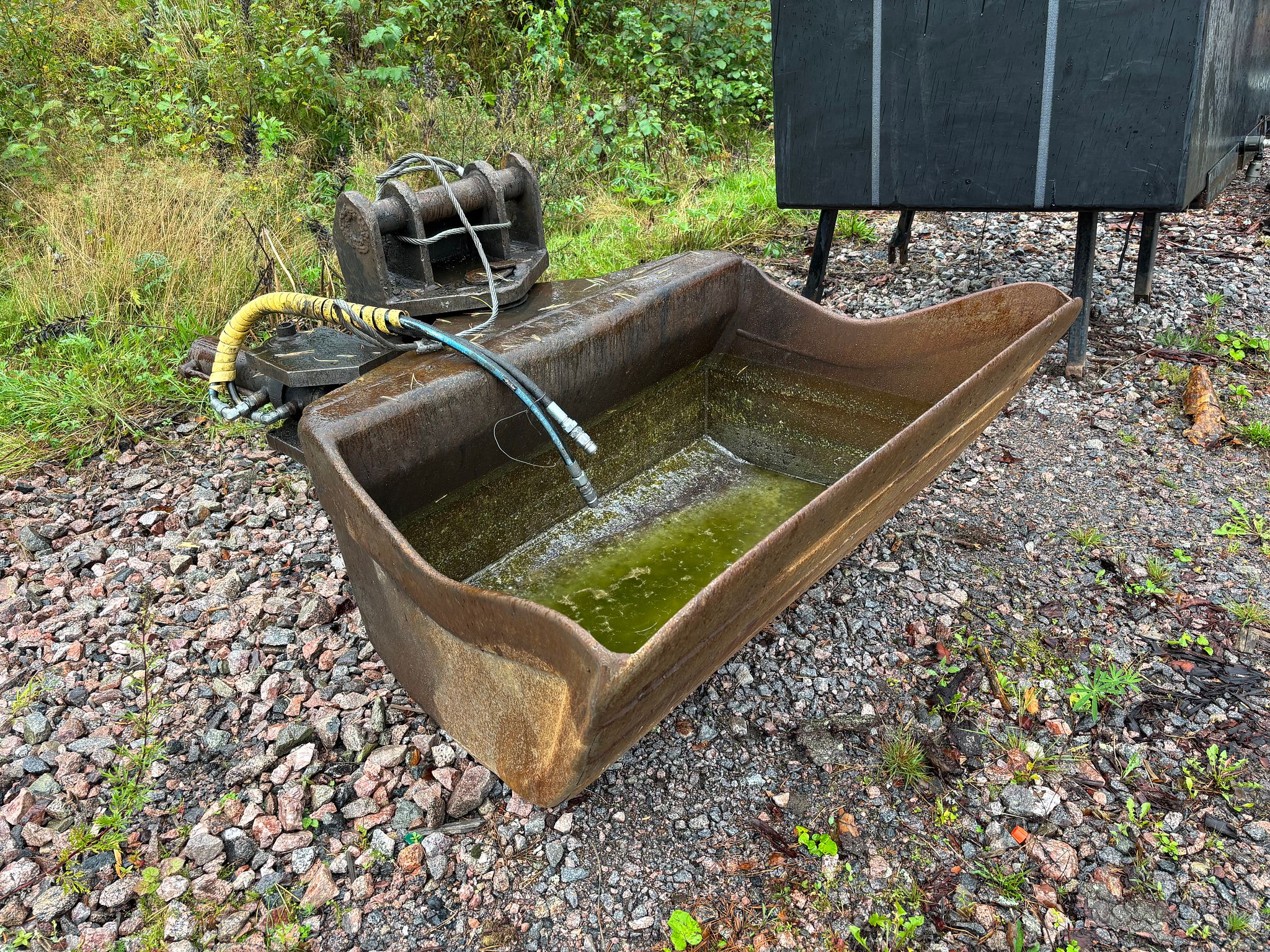 Image 1/8