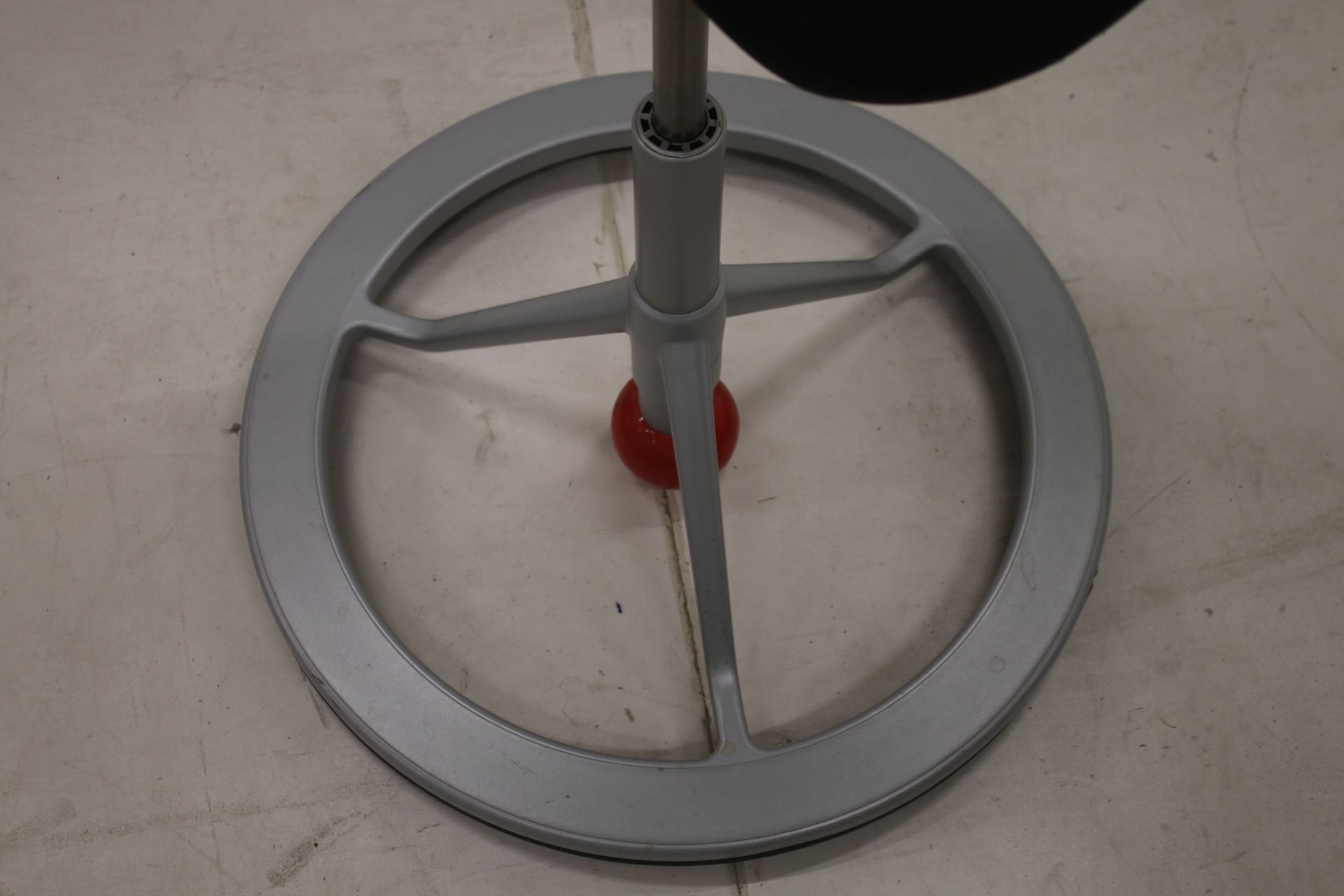 Image 6/7