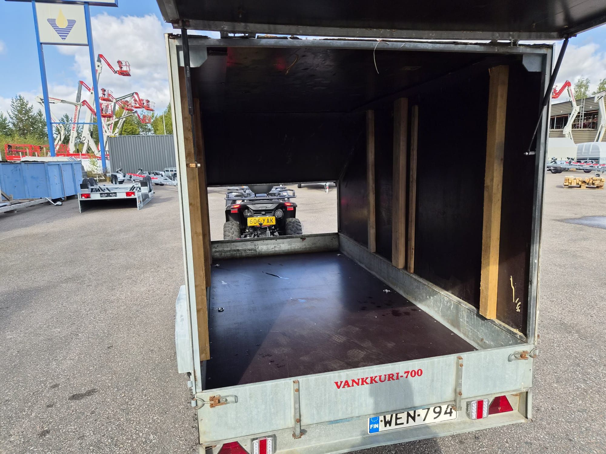 Image 10/18