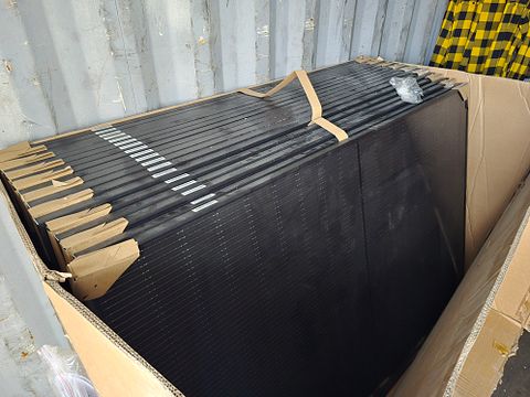 Image 1/4