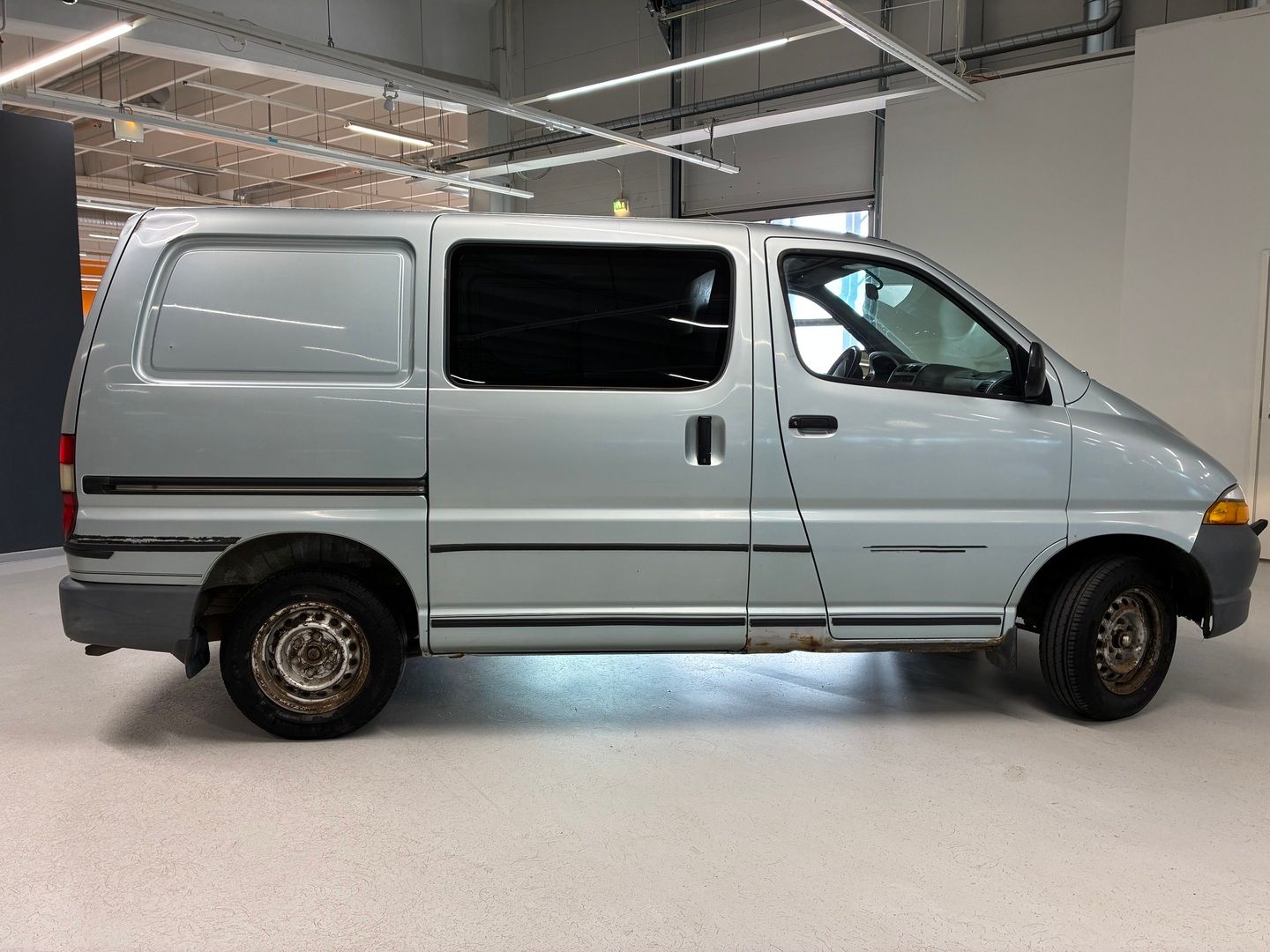 Image 8/43