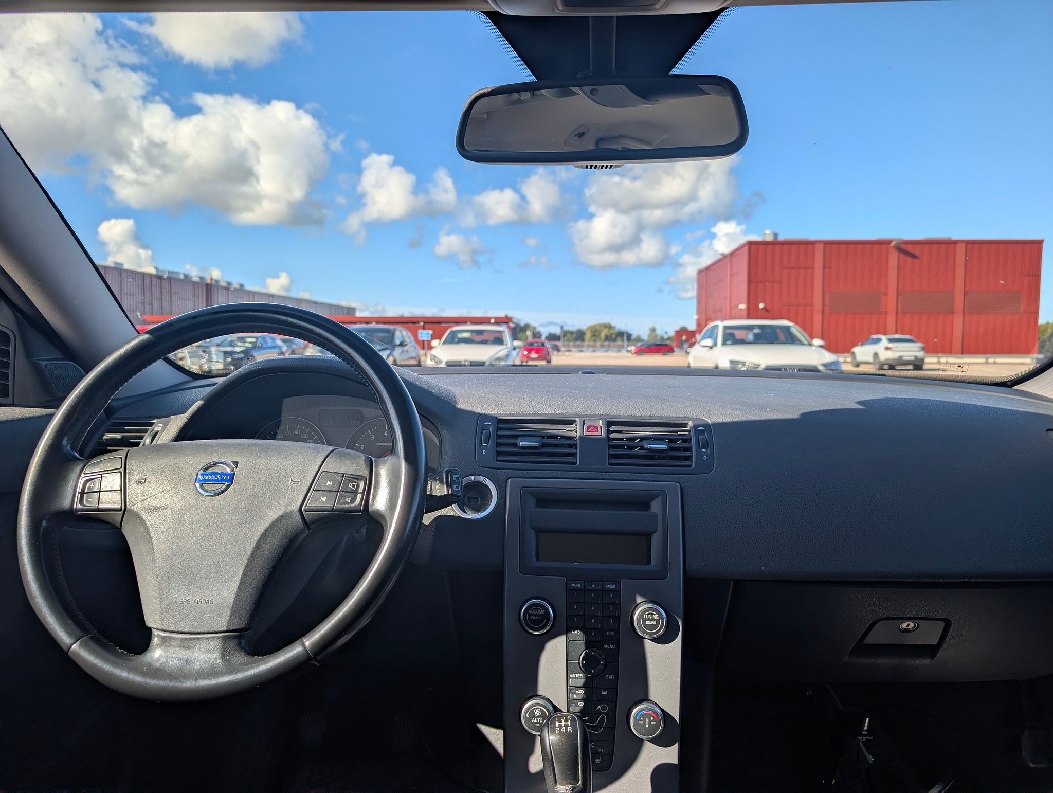 Image 6/10